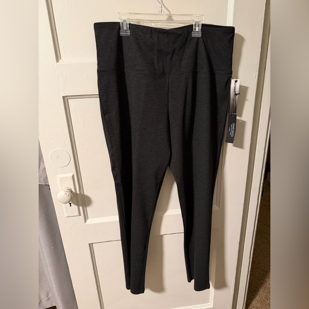 Jones & Co. Jones New York 1X Black Tummy Control Straight Leg Skinny Pants